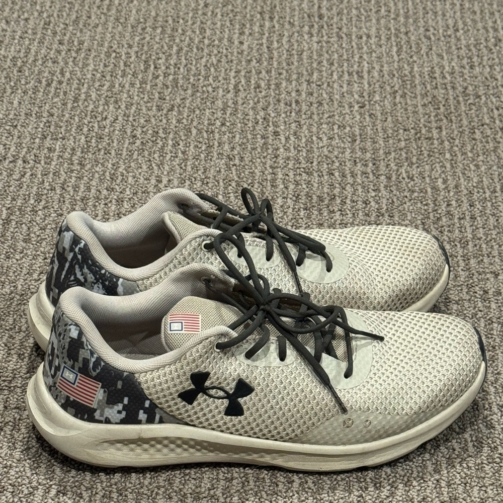 Under Armour Beige and Black Sneakers - Picture 2 of 5